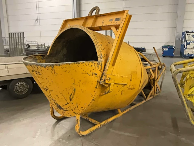 2018 beco kub3000lr-lk betonkubel - afbeelding 1 van  9