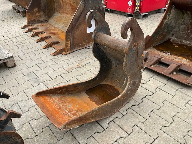2018 boels mbm4-400-cw10 banaanbak - afbeelding 1 van  8