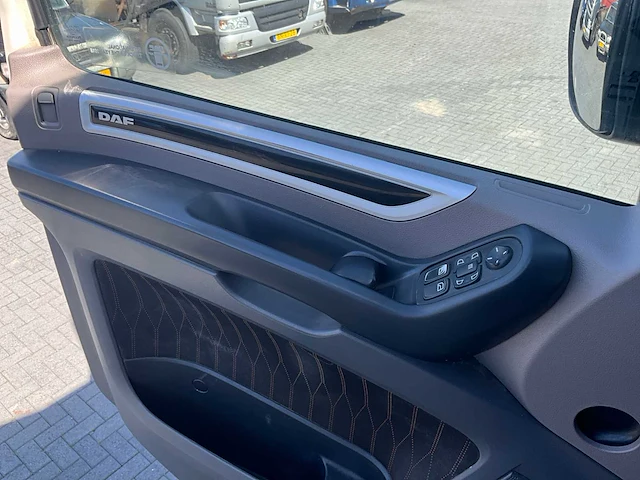 2018 daf xf 480 vrachtwagen met wielton nw 3 trailer - afbeelding 36 van  63