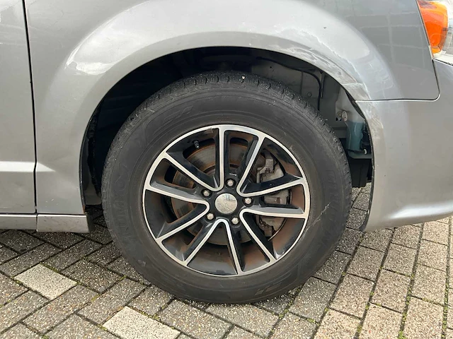 2018 dodge mpv mini van - afbeelding 18 van  36