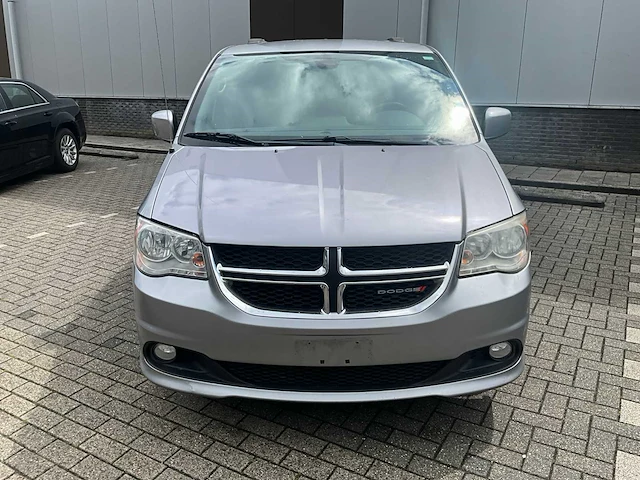 2018 dodge mpv mini van - afbeelding 12 van  36