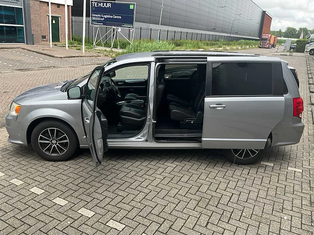 2018 dodge mpv mini van - afbeelding 36 van  36