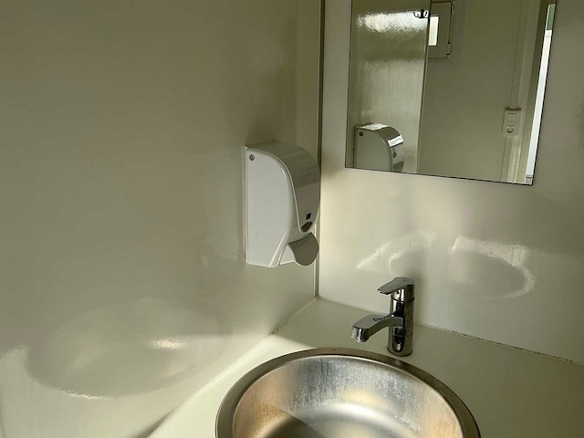 2018 easywagen 660 douchewagen met 3 doucheruimtes - afbeelding 33 van  62