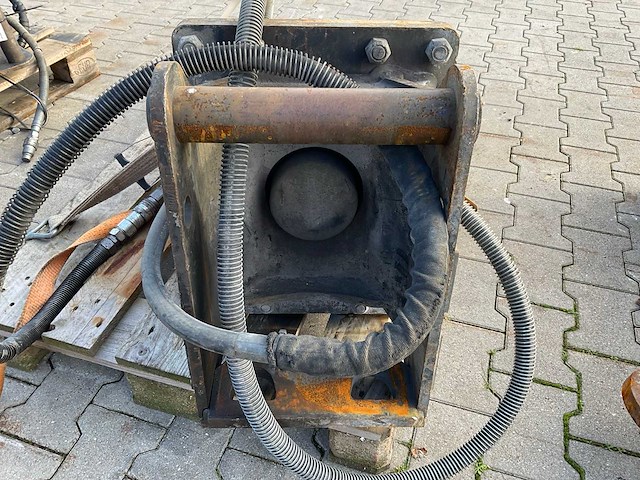 2018 epiroc sb452 hydraulische breekhamer - afbeelding 8 van  10