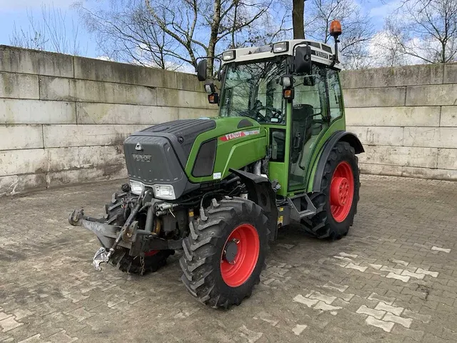 2018 fendt 211f vario smalspoor- en compacttractor - afbeelding 1 van  37