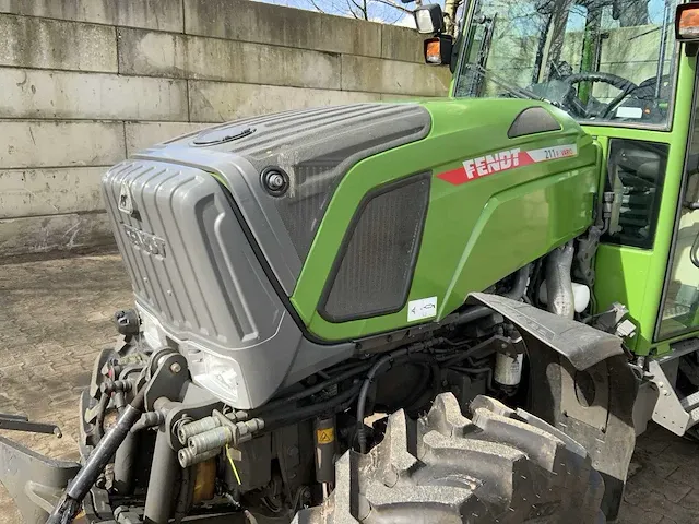 2018 fendt 211f vario smalspoor- en compacttractor - afbeelding 17 van  37