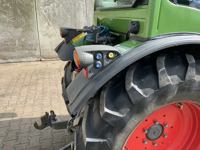 2018 fendt 211f vario smalspoor- en compacttractor - afbeelding 28 van  37