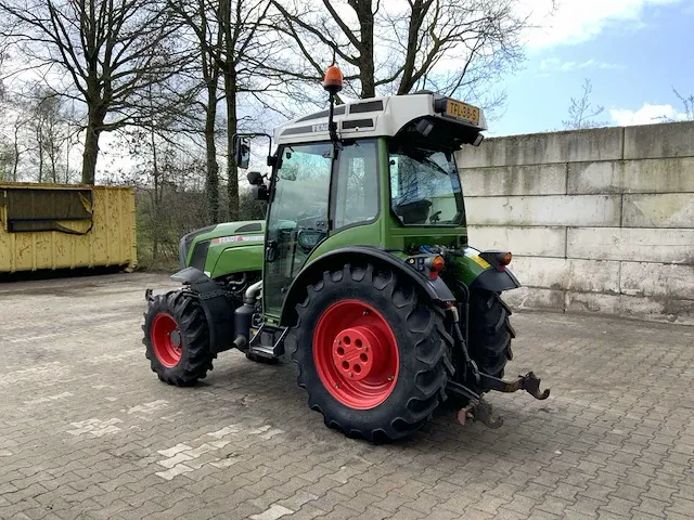 2018 fendt 211f vario smalspoor- en compacttractor - afbeelding 32 van  37