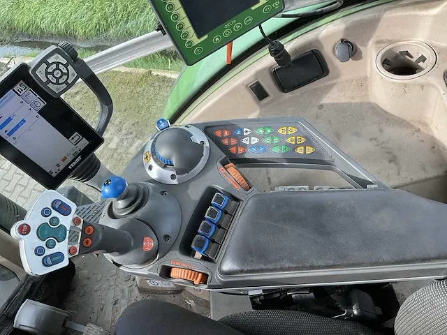 2018 fendt 724 s4 profi (gps) vierwielaangedreven landbouwtractor - afbeelding 14 van  27