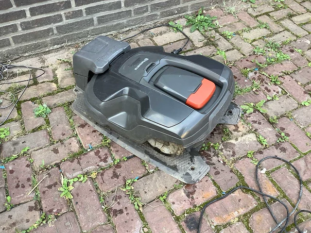 2018 husqvarna 310 robotmaaier - afbeelding 3 van  5