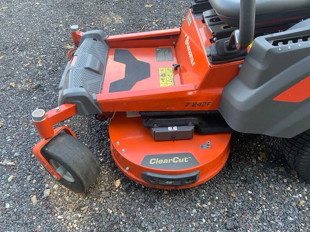 2018 husqvarna z 242f grasmaaier - afbeelding 14 van  15