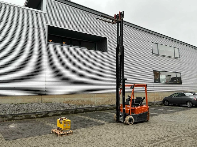 2018 hyster j1.6xnt met lader - afbeelding 32 van  39