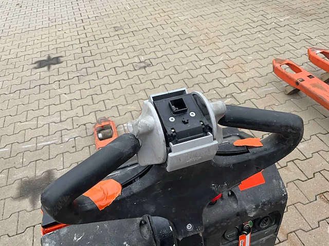 2018 hyster p2.0 elektrische palletwagen - afbeelding 13 van  14
