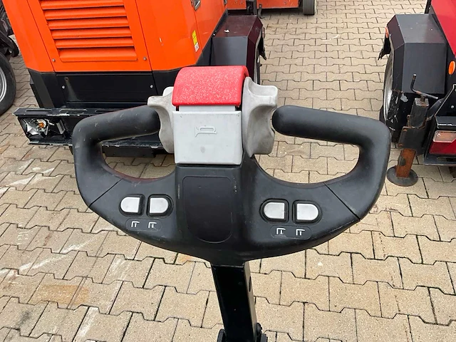 2018 hyster p2.0 elektrische palletwagen - afbeelding 11 van  13