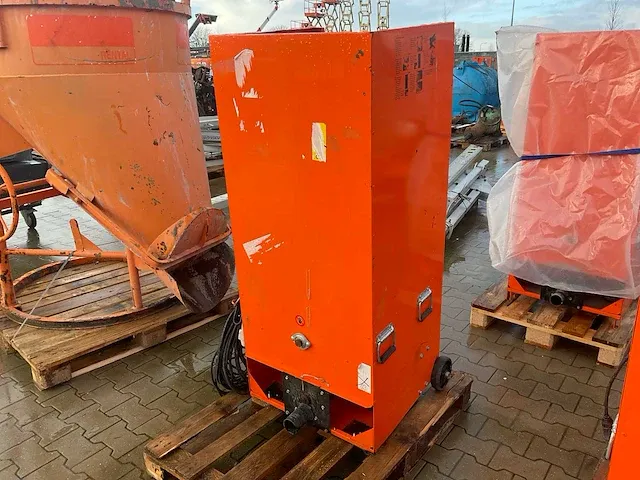2018 intec cyclone isolatievlokken inblaasmachine - afbeelding 2 van  5