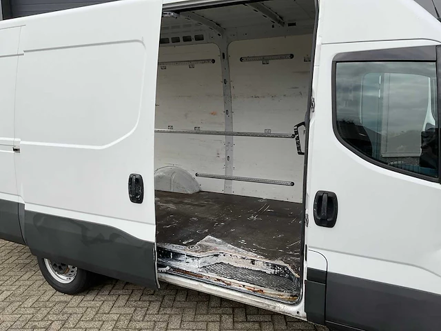 2018 iveco daily 35-160 himatic bedrijfswagen - afbeelding 16 van  25