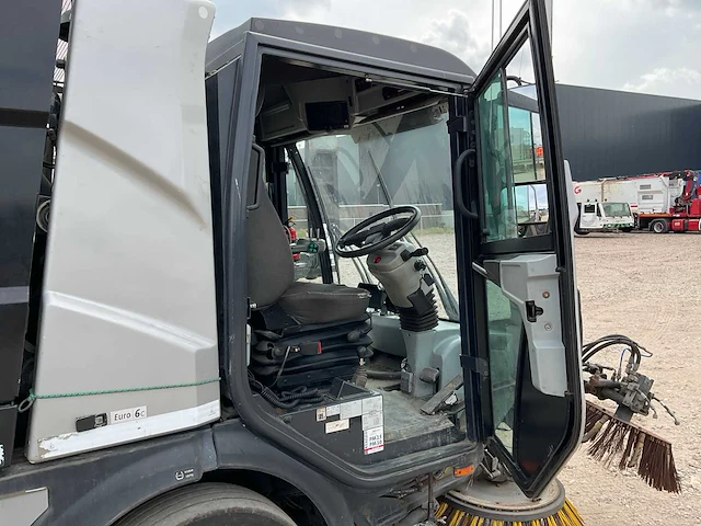 2018 johnston c401 veegmachines - afbeelding 2 van  18