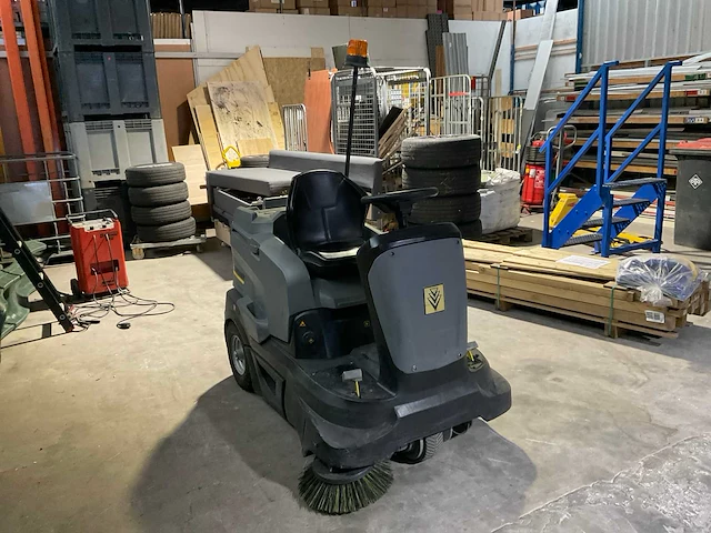 2018 kärcher km90/60 r veegmachine - afbeelding 4 van  10