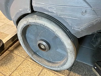 2018 kärcher professional b150r bp zelfrijdende schrobzuigmachine - afbeelding 4 van  16