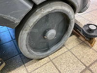 2018 kärcher professional b150r bp zelfrijdende schrobzuigmachine - afbeelding 5 van  16