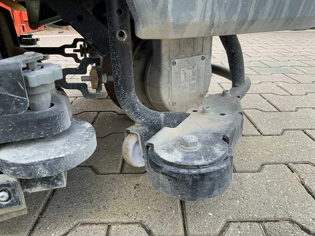 2018 kärcher professional b150r bp zelfrijdende schrobzuigmachine - afbeelding 3 van  15