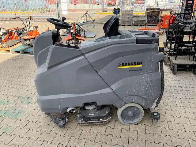 2018 kärcher professional b150r bp zelfrijdende schrobzuigmachine - afbeelding 9 van  15