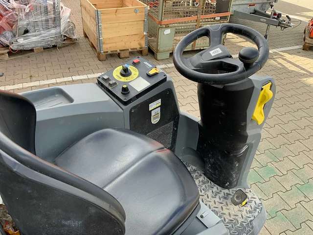 2018 kärcher professional b150r bp zelfrijdende schrobzuigmachine - afbeelding 13 van  15