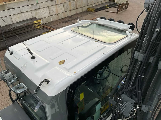 2018 komatsu pw148-10 banden graafmachine - afbeelding 22 van  42