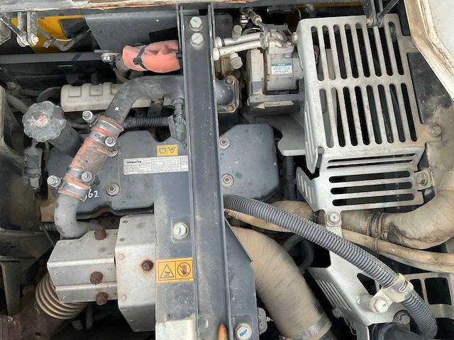 2018 komatsu pw148-10 banden graafmachine - afbeelding 24 van  42