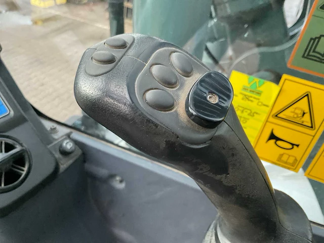 2018 komatsu pw148-10 banden graafmachine - afbeelding 35 van  42