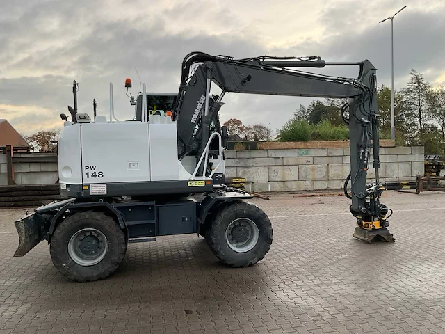 2018 komatsu pw148-10 banden graafmachine - afbeelding 38 van  42