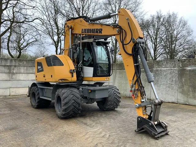 2018 liebherr a914 compact litronic banden graafmachine - afbeelding 12 van  56