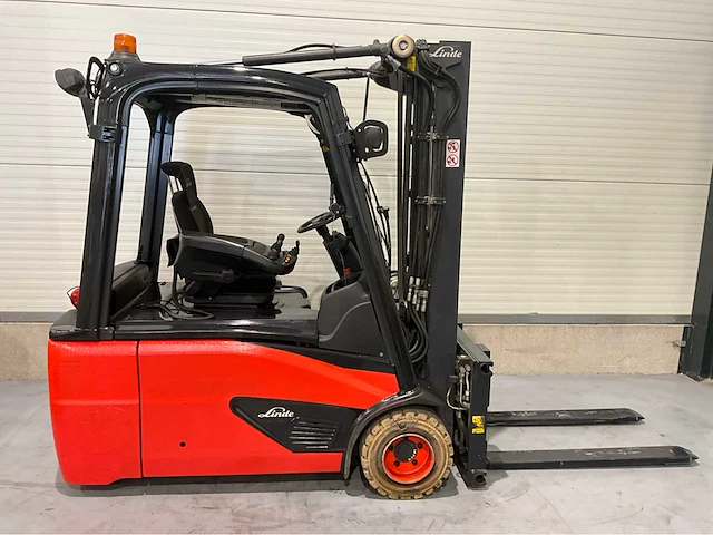 2018 linde e18l-02 1800kg bomvolle vorkheftruck - afbeelding 24 van  27