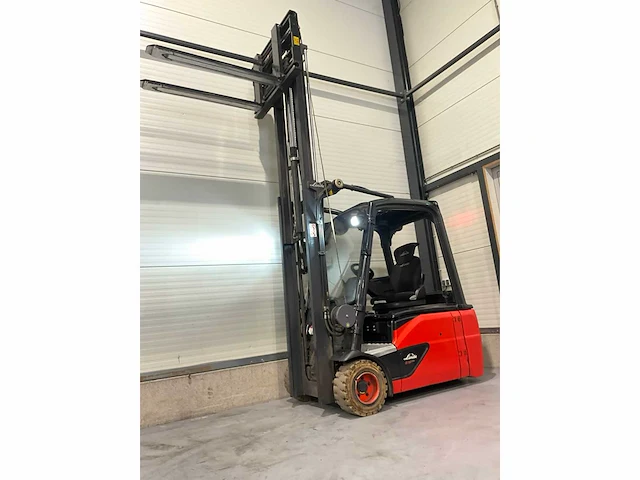 2018 linde e18l-02 1800kg bomvolle vorkheftruck - afbeelding 26 van  27