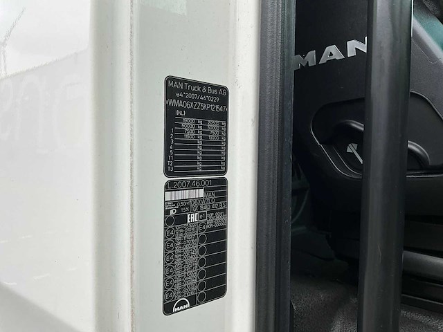 2018 man tgx 18.460 4x2 euro6 vrachtwagen - afbeelding 29 van  35