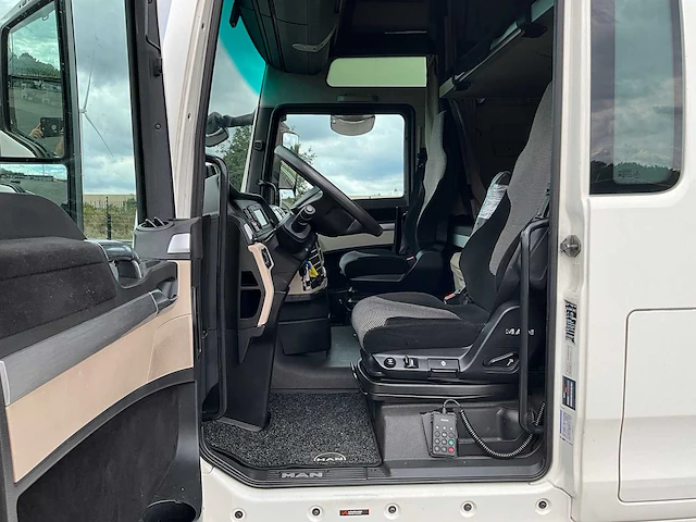 2018 man tgx 18.460 4x2 euro6 vrachtwagen - afbeelding 11 van  34