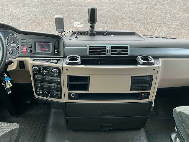2018 man tgx 18.460 4x2 euro6 vrachtwagen - afbeelding 17 van  34