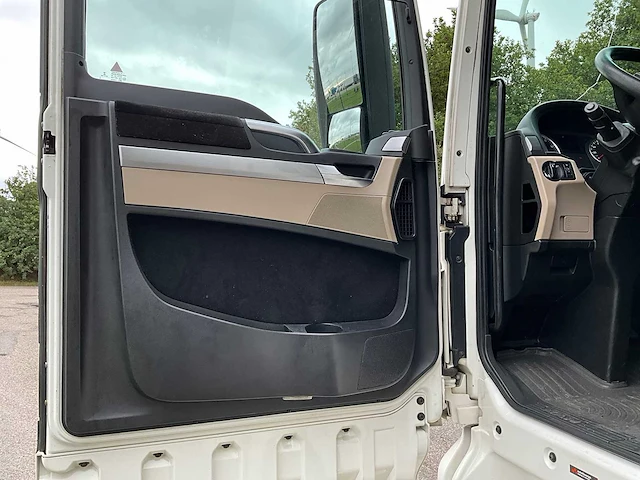 2018 man tgx 18.460 4x2 euro6 vrachtwagen - afbeelding 10 van  33