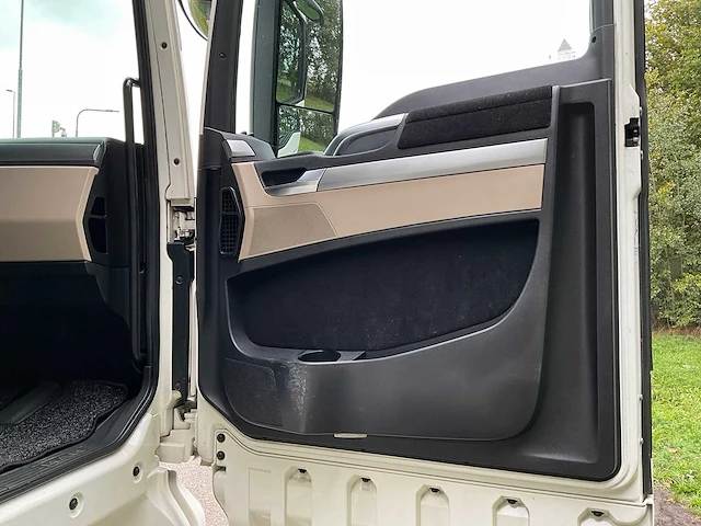 2018 man tgx 18.460 4x2 euro6 vrachtwagen - afbeelding 22 van  33