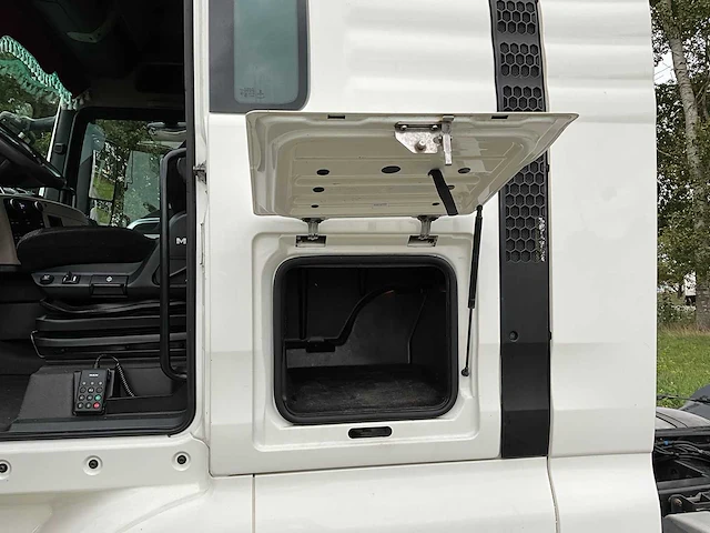 2018 man tgx 18.460 4x2 euro6 vrachtwagen - afbeelding 26 van  33
