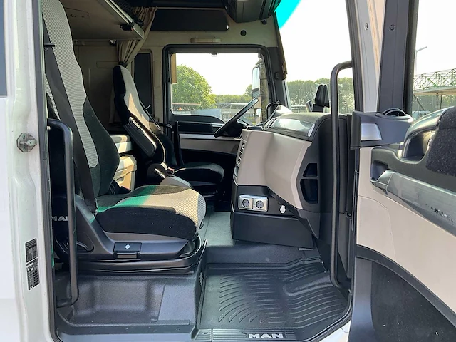 2018 man tgx 18.460 4x2 euro6 vrachtwagen - afbeelding 26 van  34