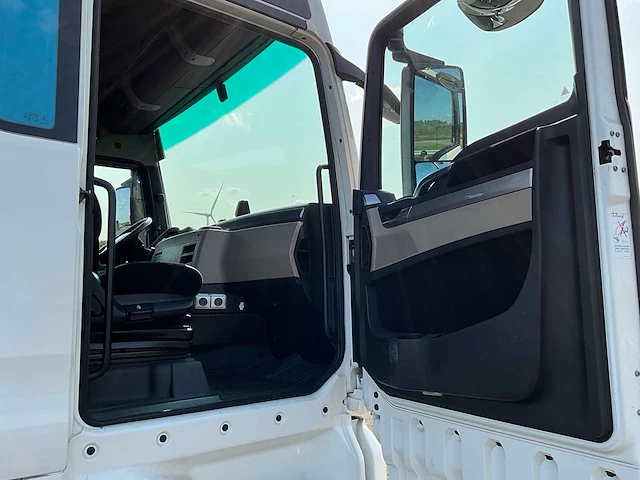 2018 man tgx 18.460 4x2 euro6 vrachtwagen - afbeelding 25 van  34
