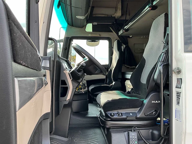 2018 man tgx 18.460 4x2 euro6 vrachtwagen - afbeelding 11 van  35
