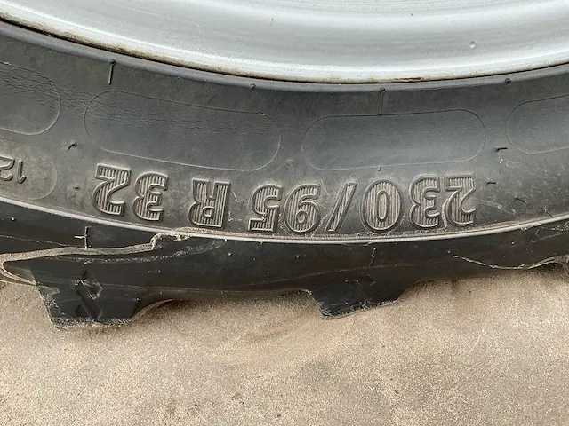 2018 massey ferguson 5609 dyna-4 tweewielaangedreven landbouwtractor (c-a) - afbeelding 6 van  34