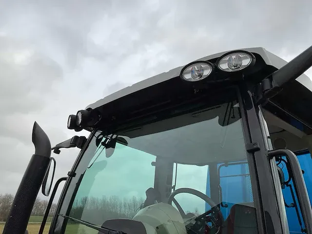 2018 massey ferguson 5609 dyna-4 tweewielaangedreven landbouwtractor (c-a) - afbeelding 13 van  34