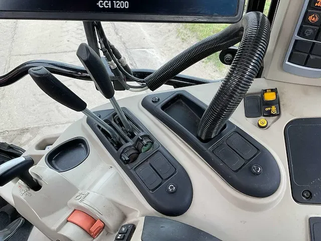 2018 massey ferguson 5609 dyna-4 tweewielaangedreven landbouwtractor (c-a) - afbeelding 21 van  34