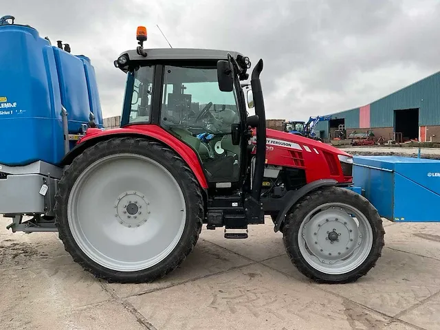 2018 massey ferguson 5609 dyna-4 tweewielaangedreven landbouwtractor (c-a) - afbeelding 29 van  34
