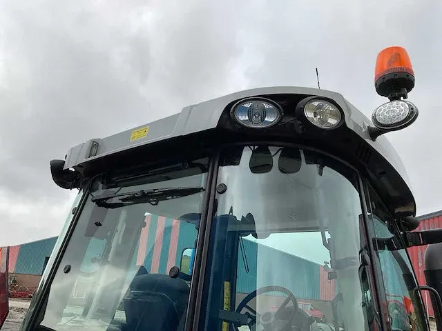 2018 massey ferguson 5609 dyna-4 tweewielaangedreven landbouwtractor (c-a) - afbeelding 32 van  34