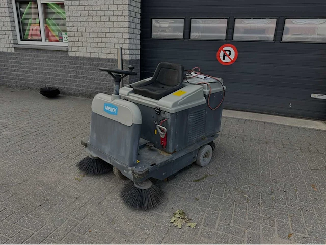 2018 meijer vr 950 zelfrijdende veegmachine - afbeelding 1 van  13