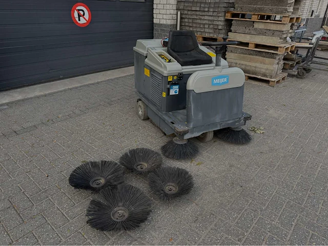 2018 meijer vr 950 zelfrijdende veegmachine - afbeelding 6 van  13